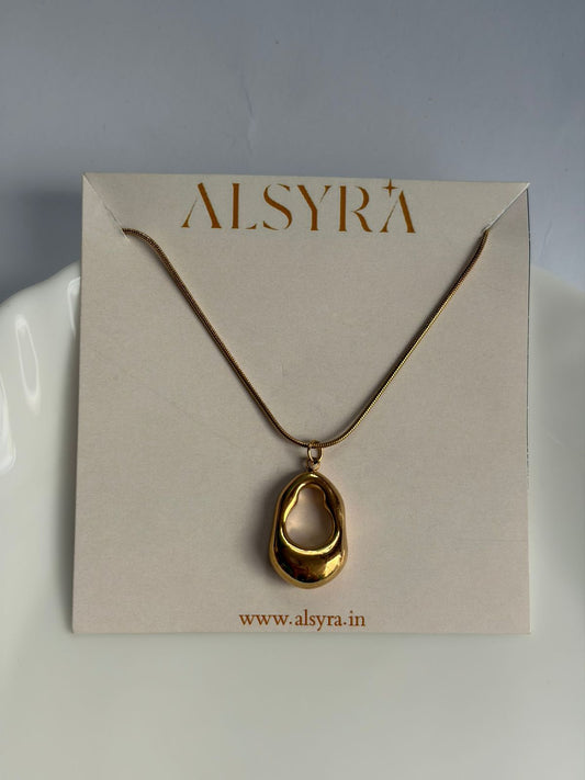 Velora Oval Necklace