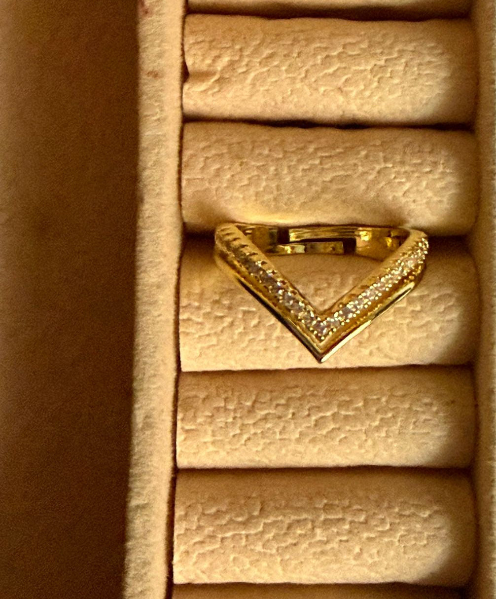 V Aura Ring