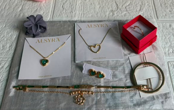 Premium Rakhi Hamper (Moments & Memories)