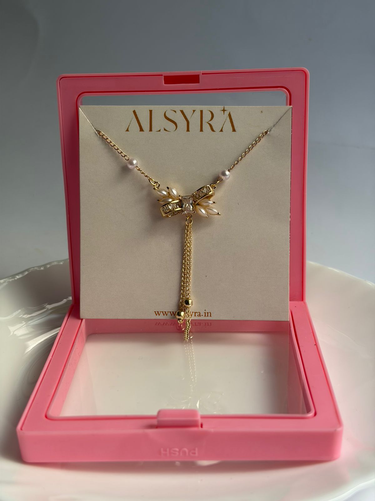 Pearl Affair Necklace