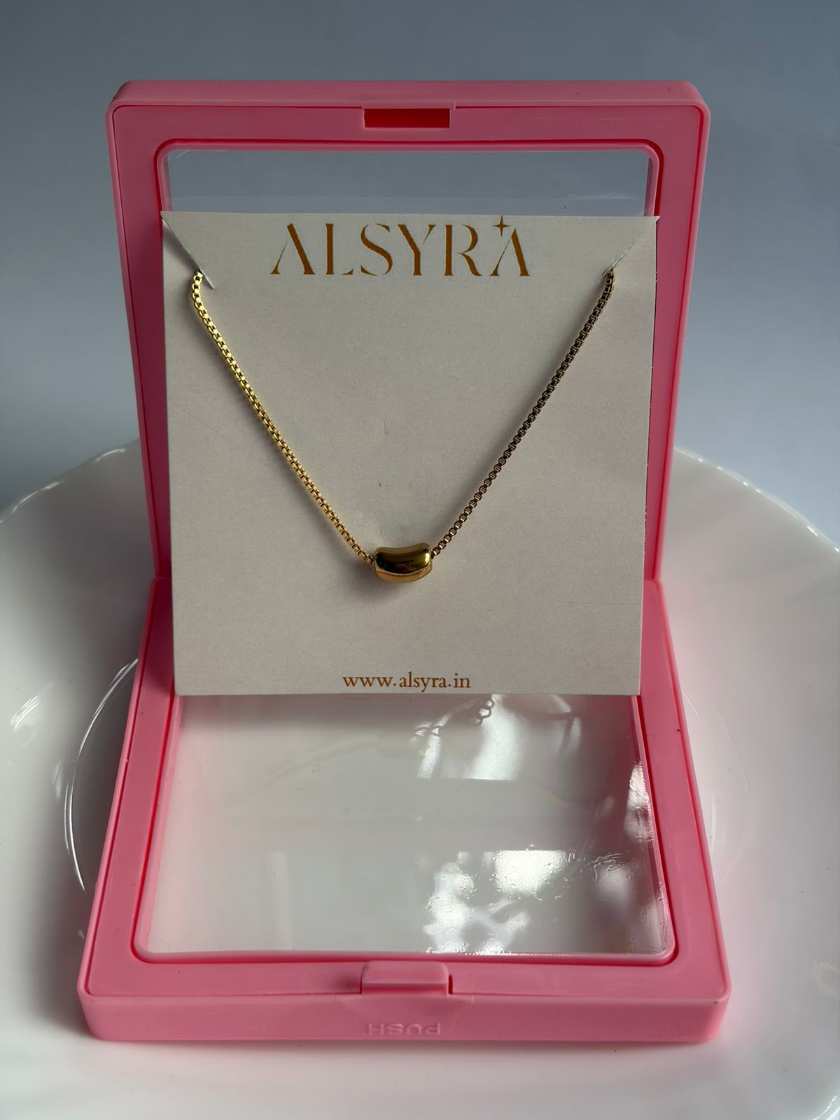 Aligned Necklace
