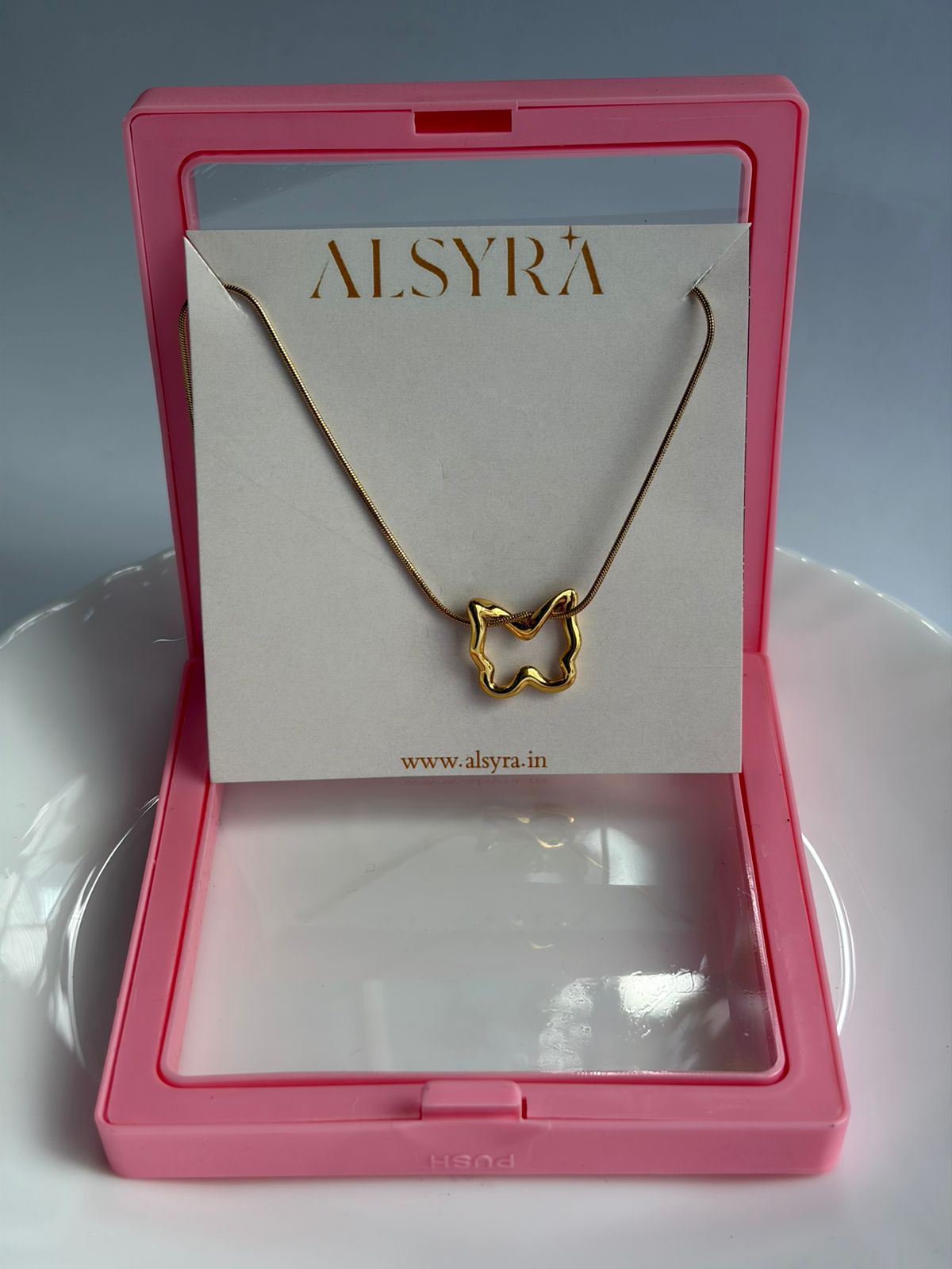 Soft Wings Necklace