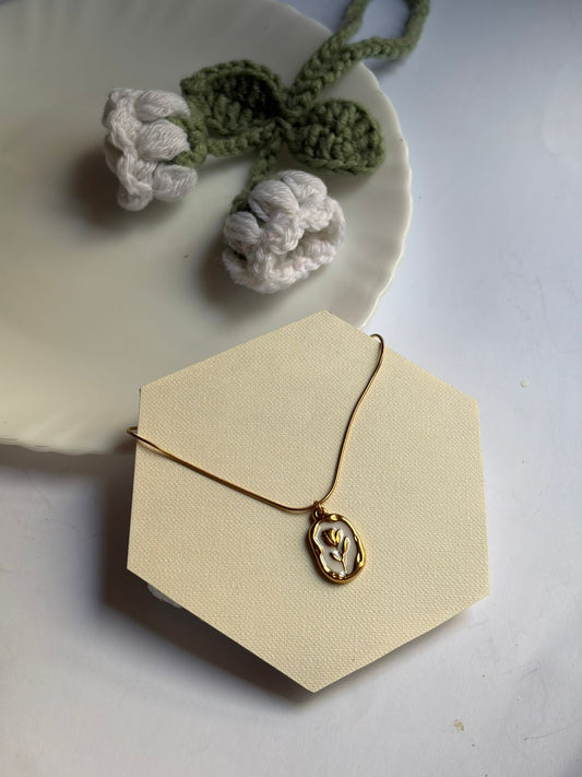 Vintage Rose Necklace