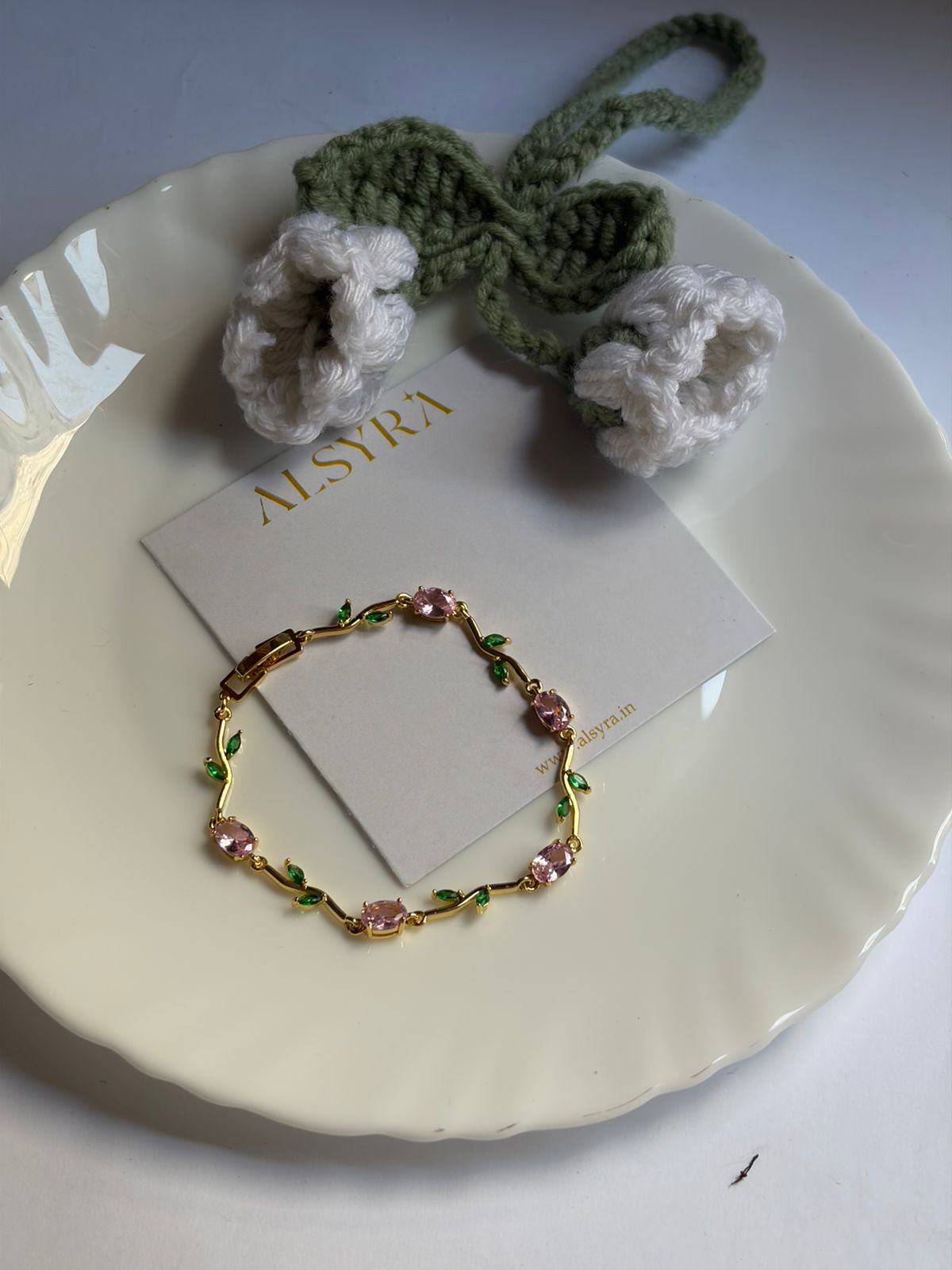 Premium tulip | Petal Poetry Bracelet (Pink - Green shade)