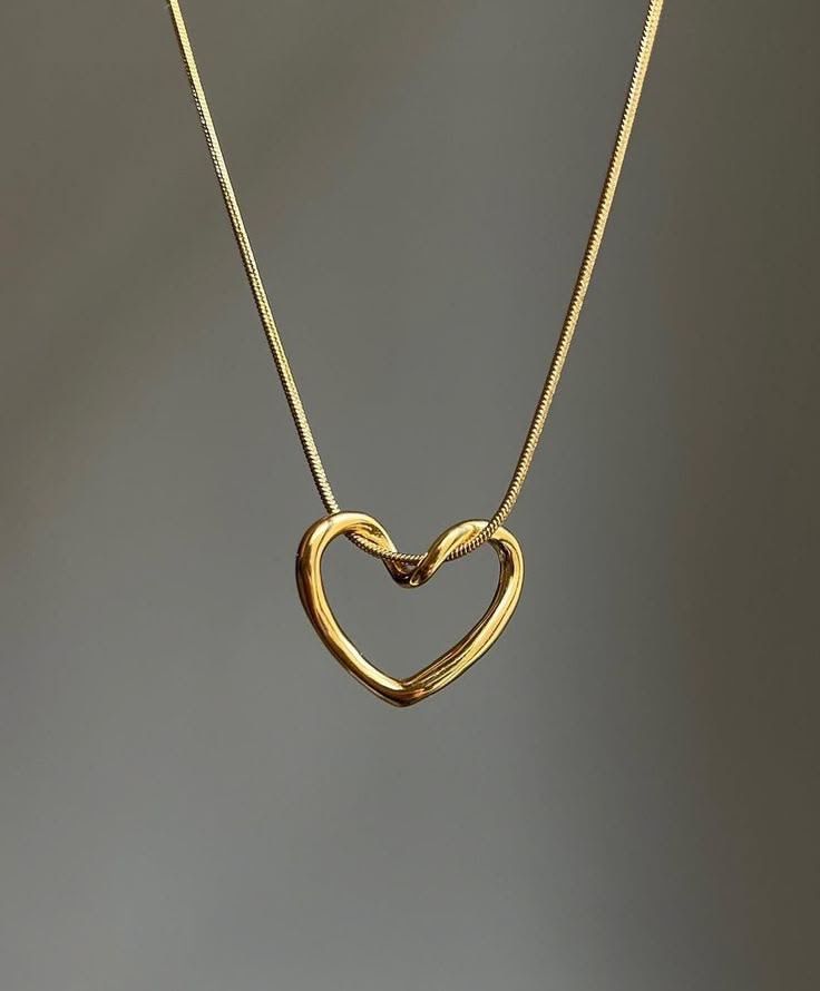 Viral Heart Necklace