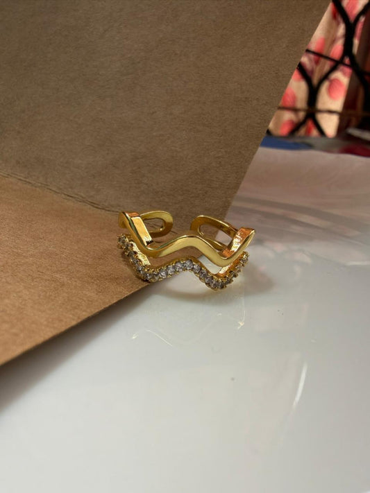 Wavy Gold ring