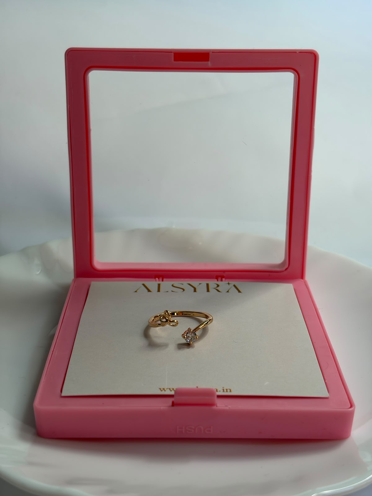 knotted ring
