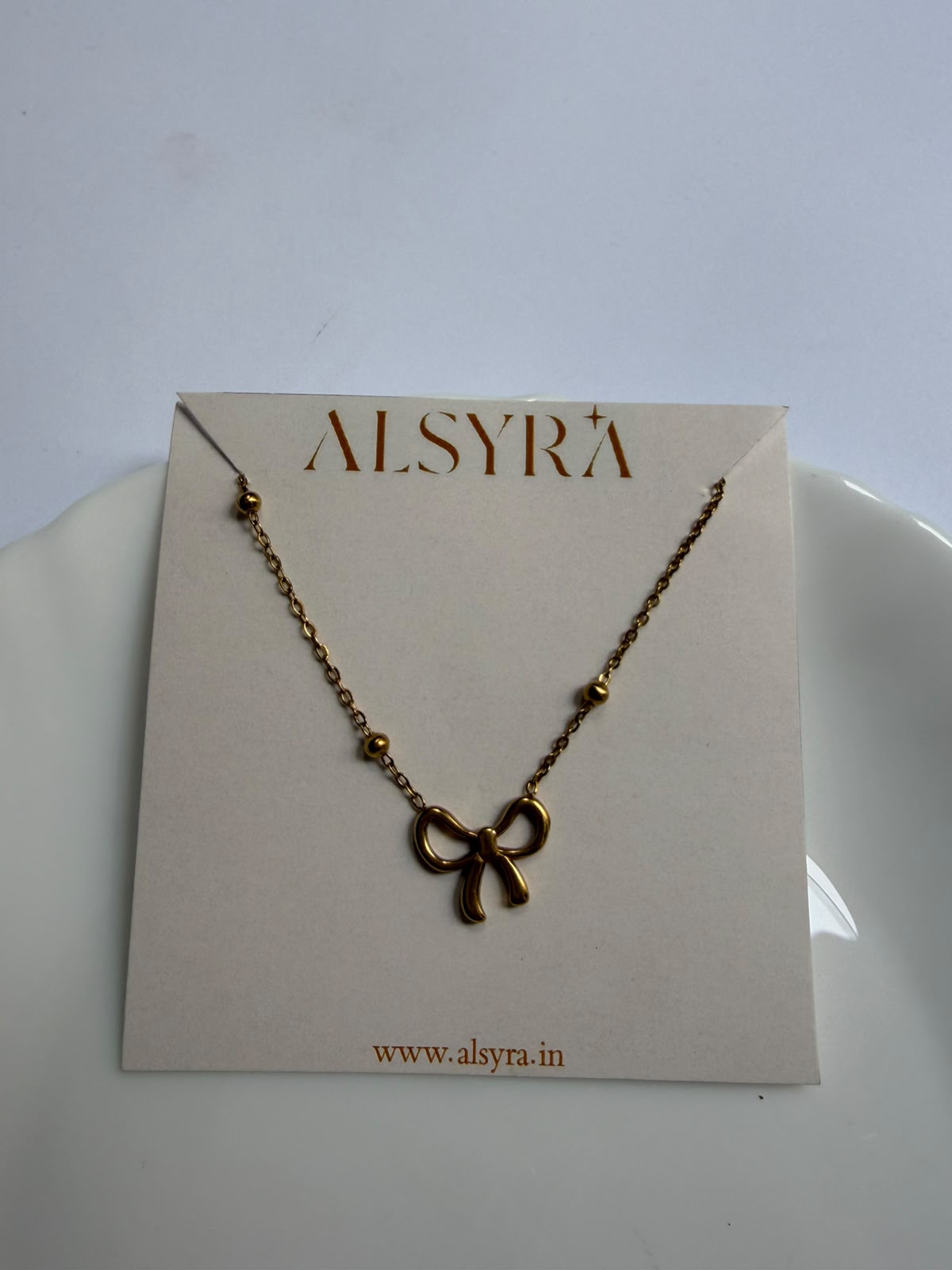 Viral Bow Pendant