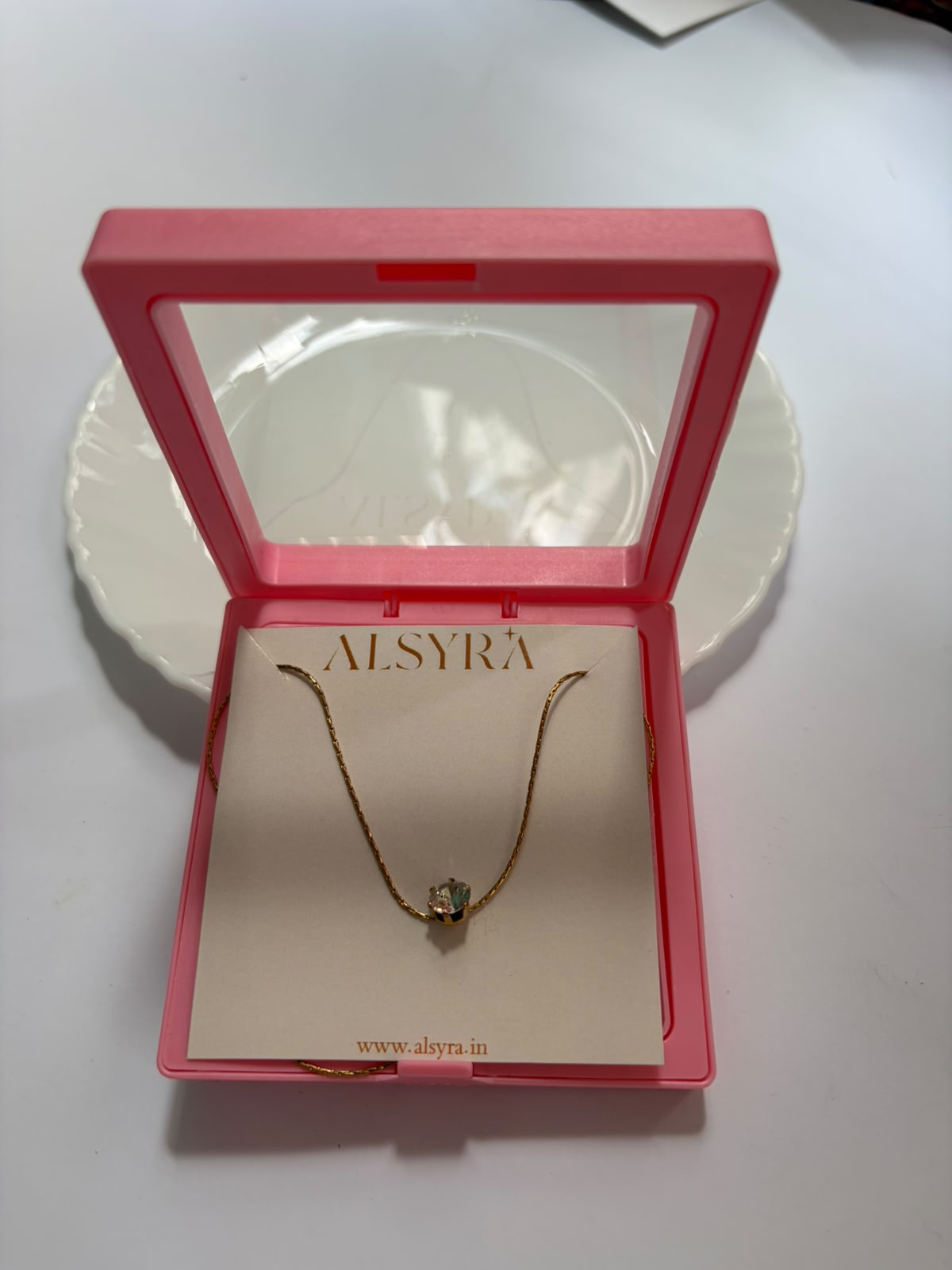 Single stone pendant